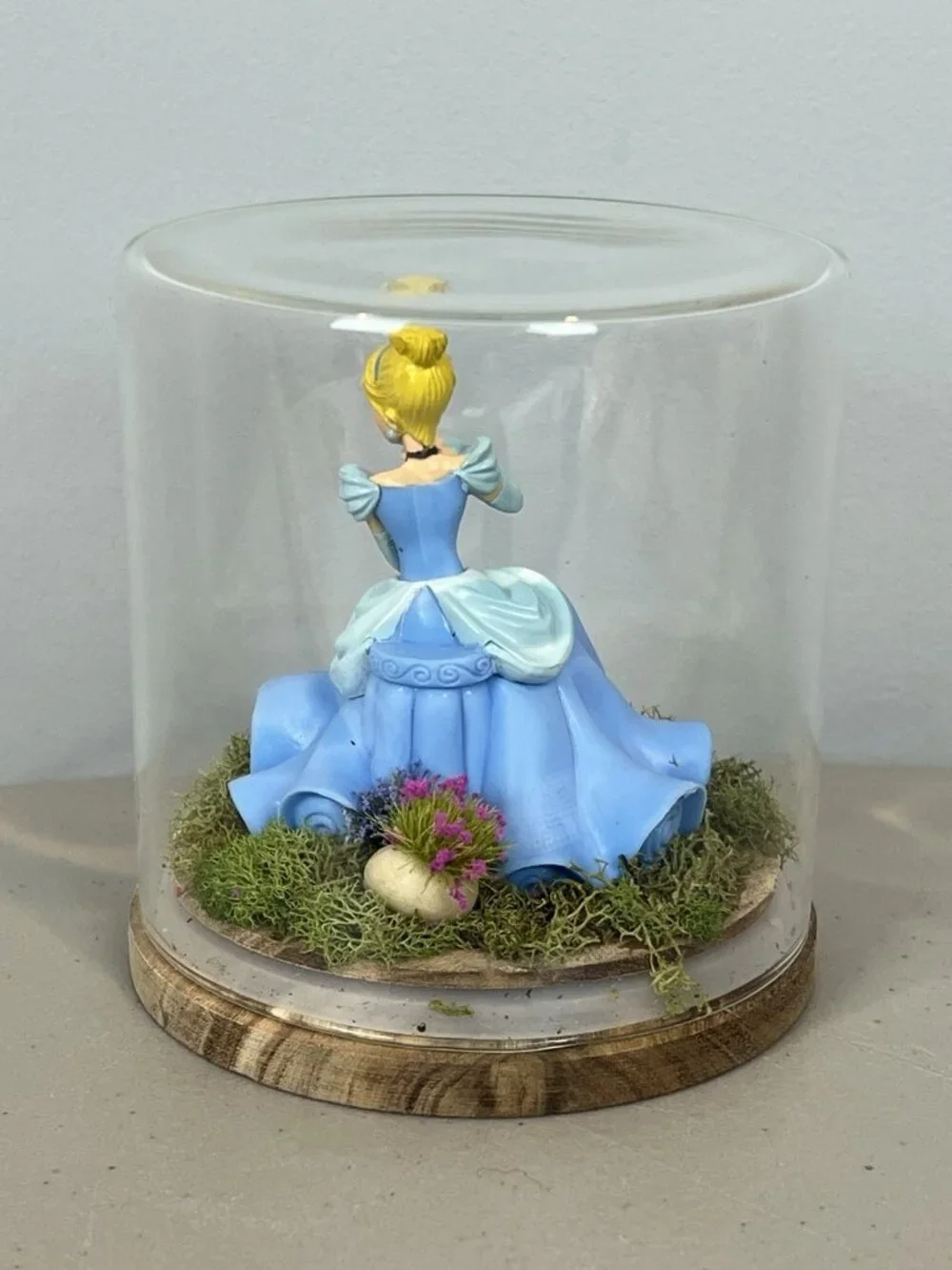 Disney Cinderella Sitting Cake Topper Handmade Cloche Dome Diorama Display 5”